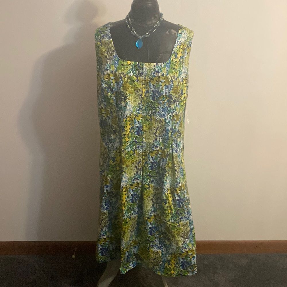 Nine West Multi color sleeveless pleated bottom dress, size 22 W